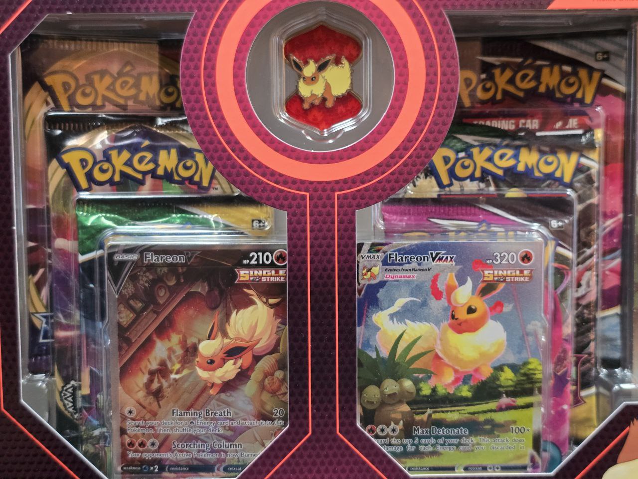 1 x Flareon VMAX Premium Collection box (First Print) / 🇬🇧