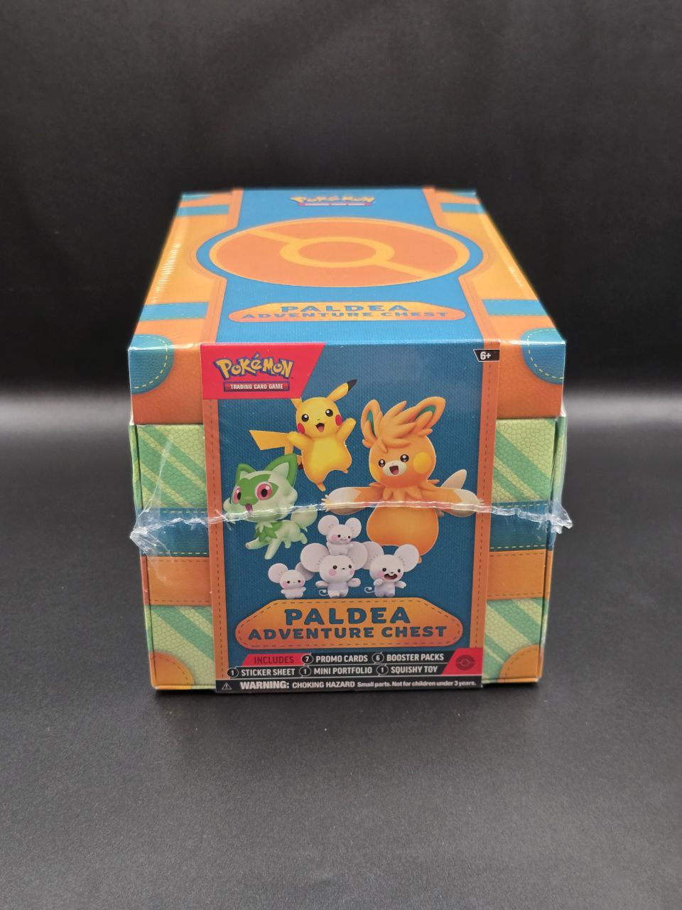 1 x Pokémon Paldea Adventure Chest / 🇬🇧
